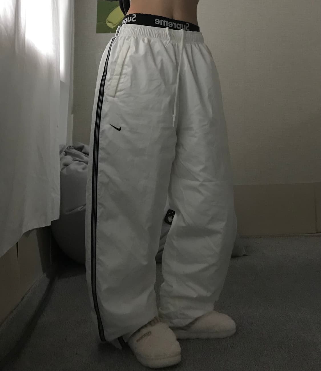 나이키 화이트 와이드핏 트레이닝 팬츠 상품이미지3