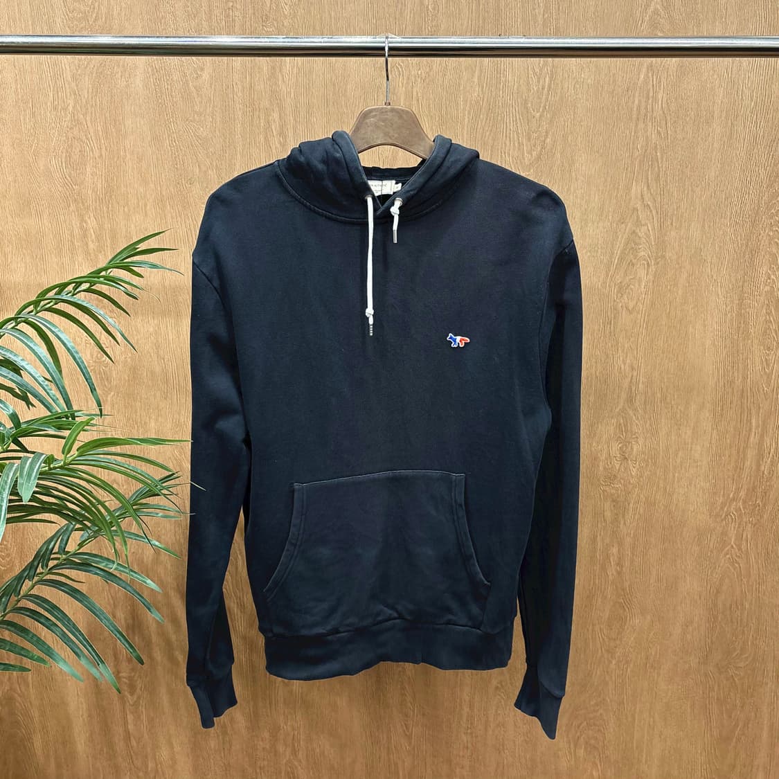 메종키츠네 코튼 긴팔 후드티 로고 패치 디테일 레귤러핏 블랙 상품이미지1