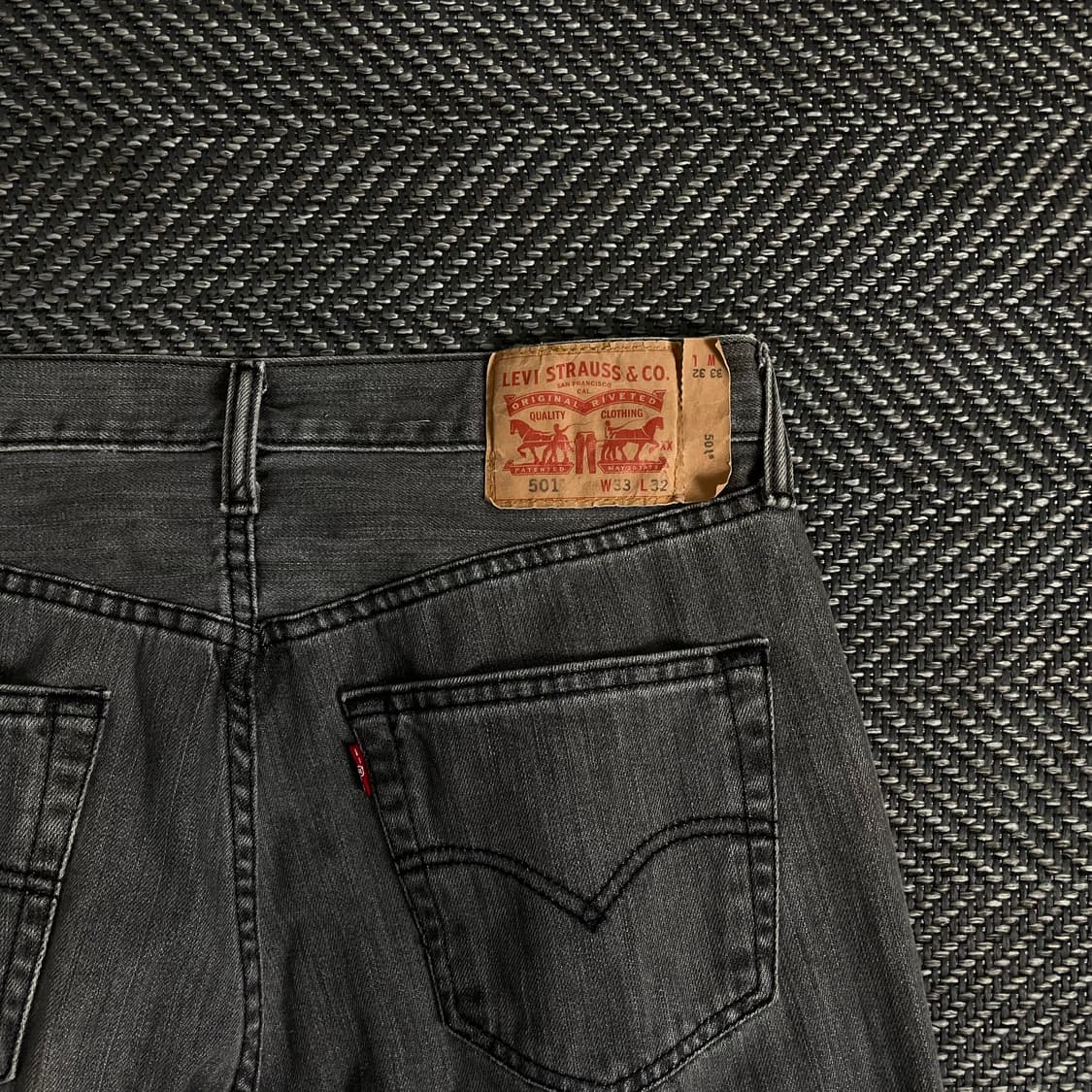 리바이스 501 레귤러 워싱 데님 흑청 팬츠o 3083 상품이미지4