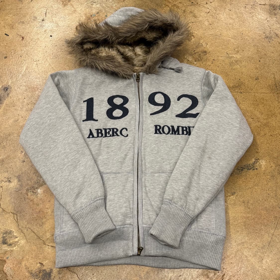 아베크롬비 퍼 울프 그레이 1892 후드집업 상품이미지2