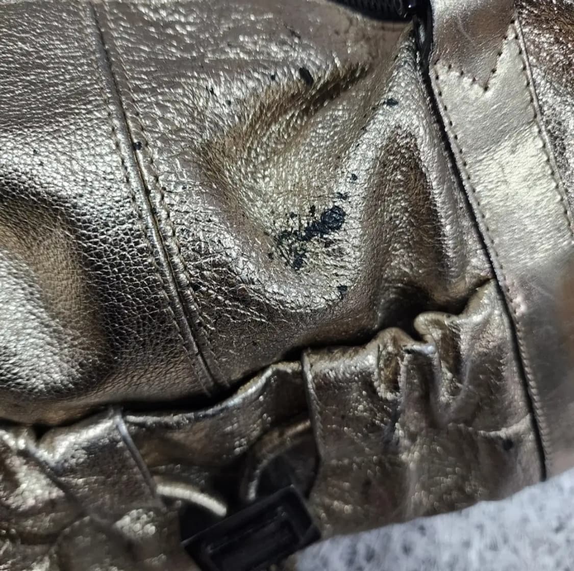 버버리 레더 숄더백 상품이미지7