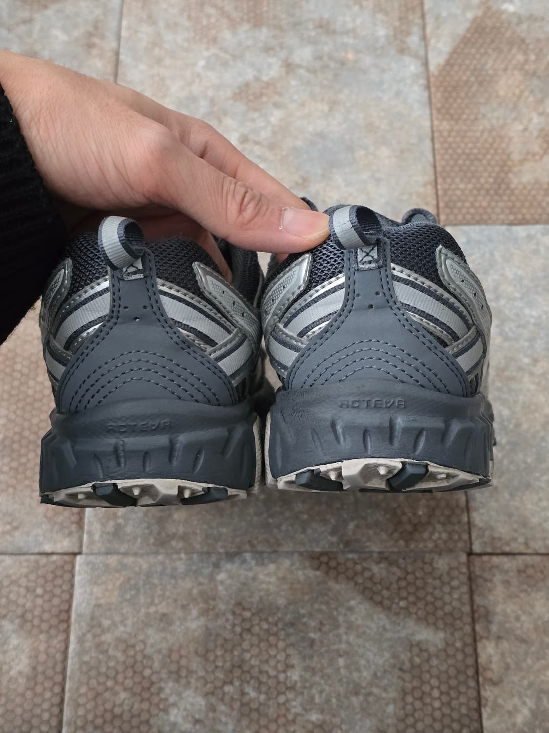 (230)뉴발란스 410 v5 블랙 실버 상품이미지8