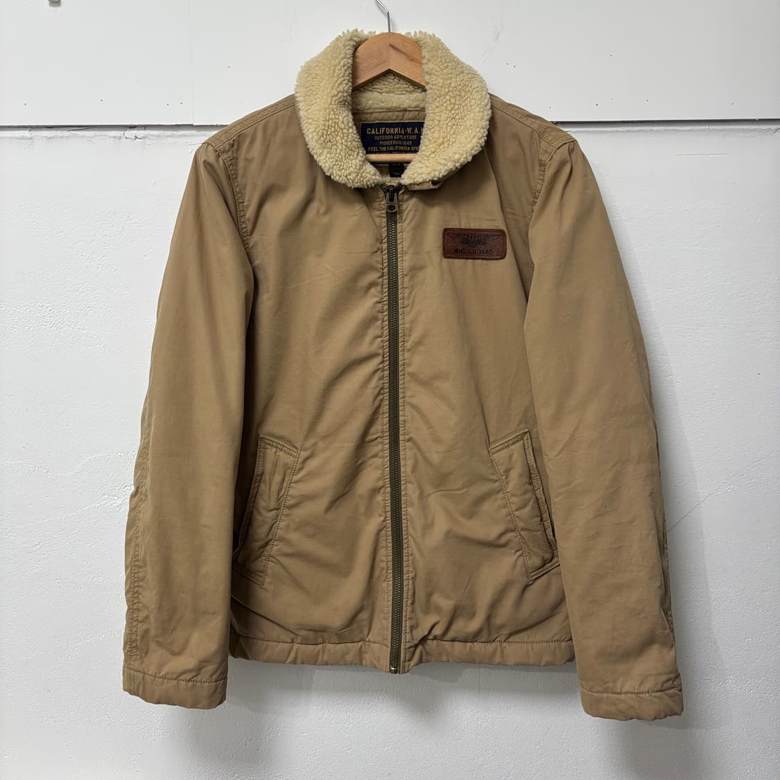 후아유 베이지 양털 댁자켓 상품이미지1