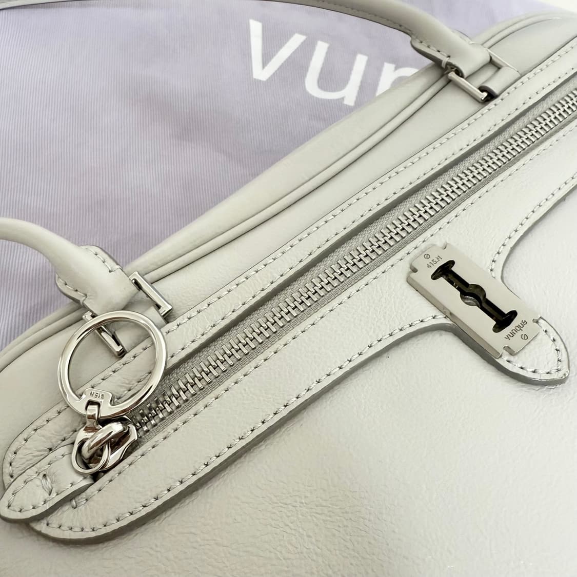 단종) 토크 캐빈 크루 숄더백 미듐 상품이미지5