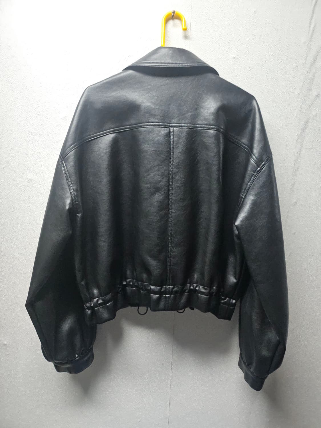 8  세컨즈 멜트 더 레이디 크롭 레더 라이크 재킷 M 상품이미지3