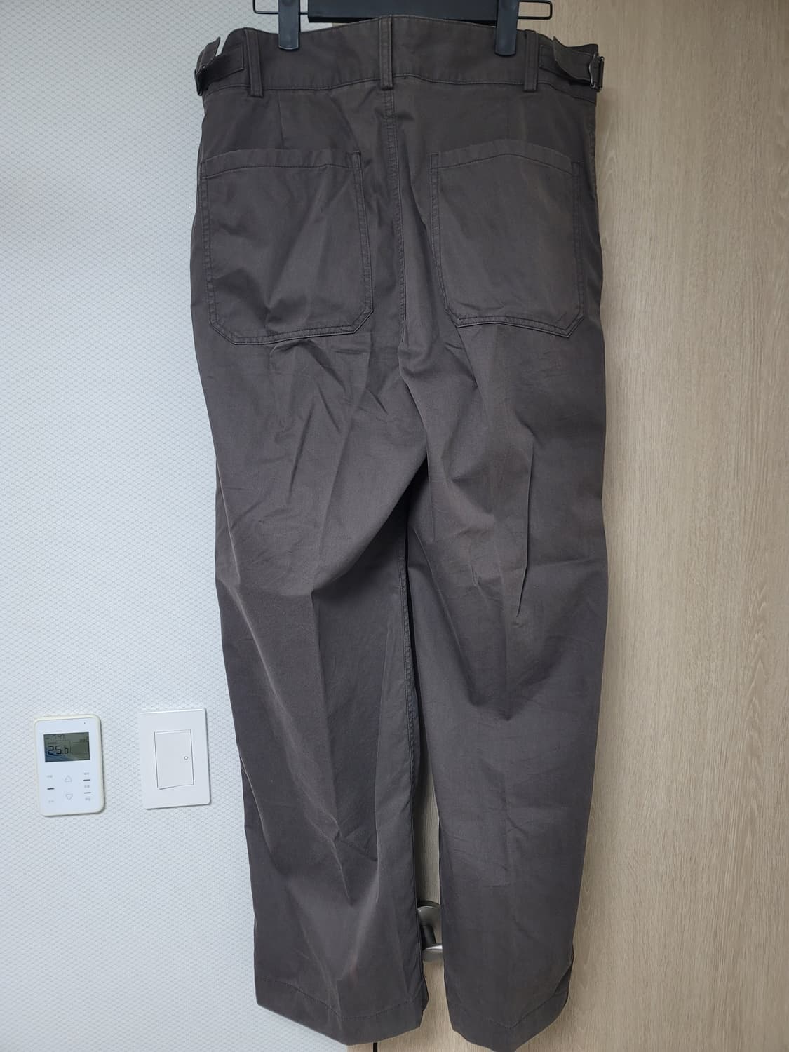 [02] 어나더오피스 산티아고 치노 다크오크 #인더로우러프사이드해칭룸 상품이미지2