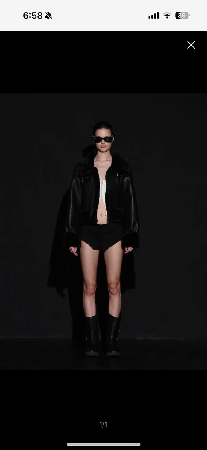 보헤미안서울 하이넥 무스탕 블랙 상품이미지1