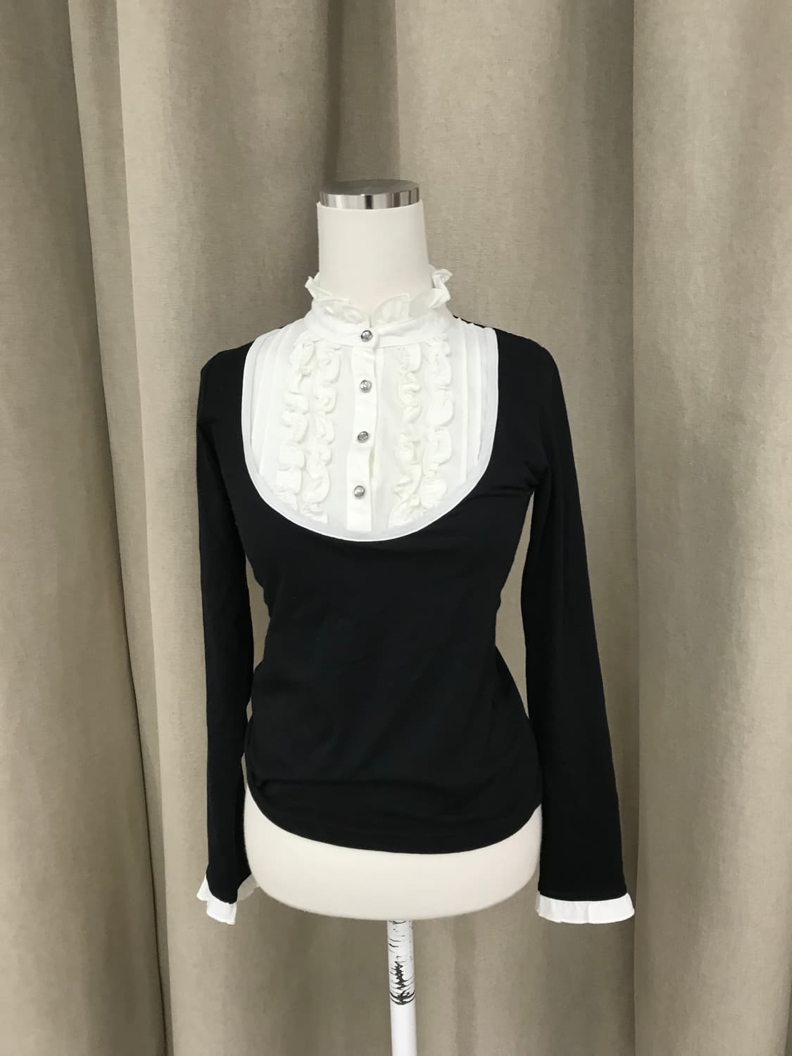 Black white-collar long-sleeve tee 상품이미지1