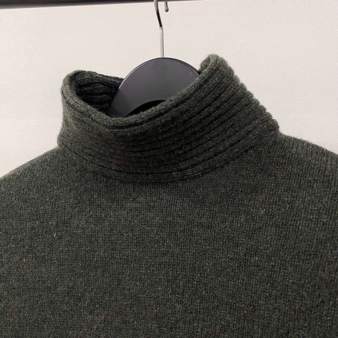 발렌시아가 한섬 터틀넥 울 니트 매장판 상품이미지3