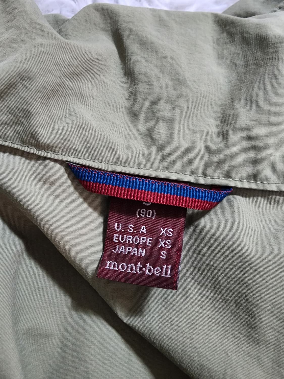 몽벨 고프코어 후드 바람막이 자켓 카키 상품이미지5