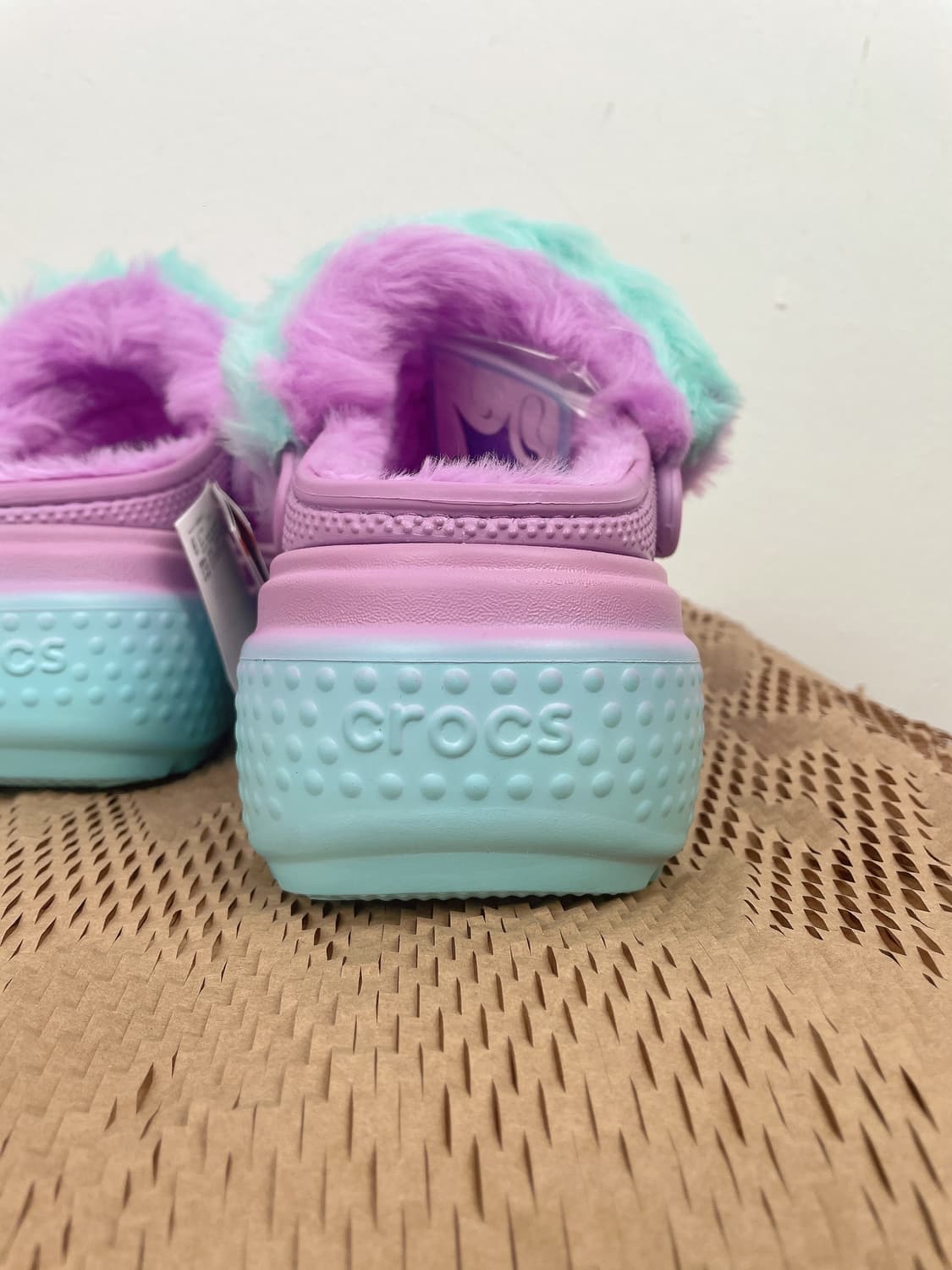 (정품/새상품) Crocs 크록스 X 에스파 공용 스톰프 라인드 멀티 상품이미지4