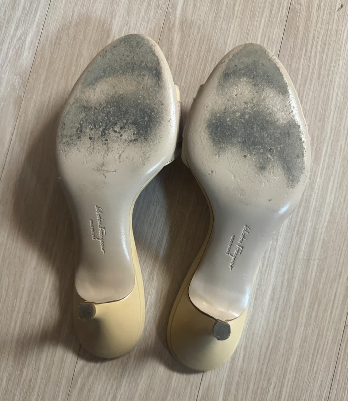 Ferragamo 페라가모 베이지 버터 샌들힐 상품이미지6
