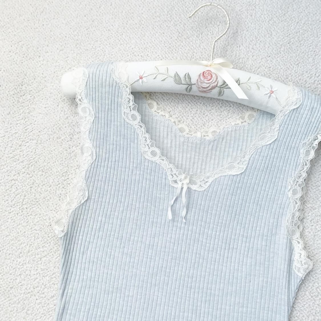 솜사탕 베이비블루 골지 레이스 나시 상품이미지1