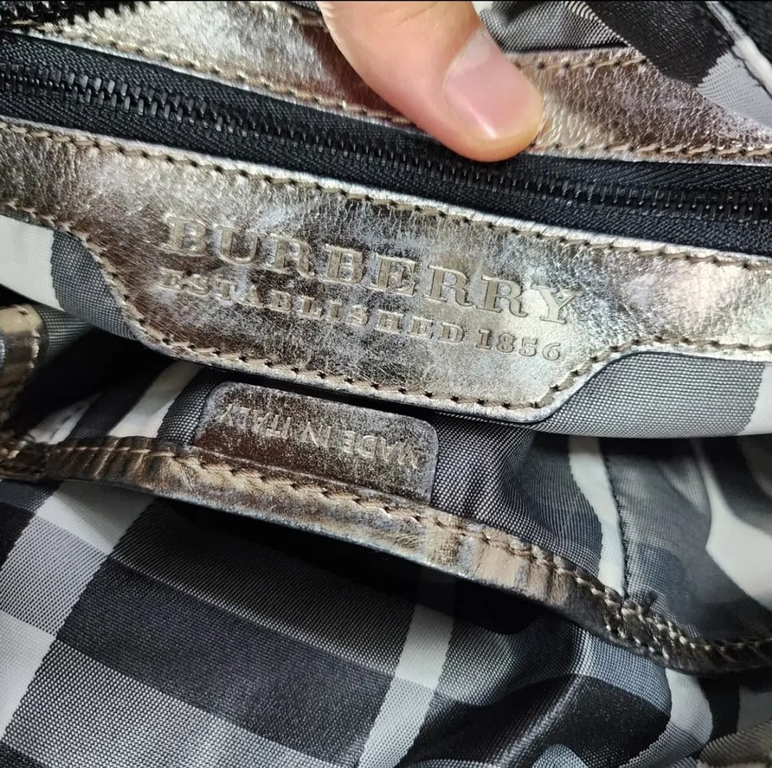 버버리 레더 숄더백 상품이미지10