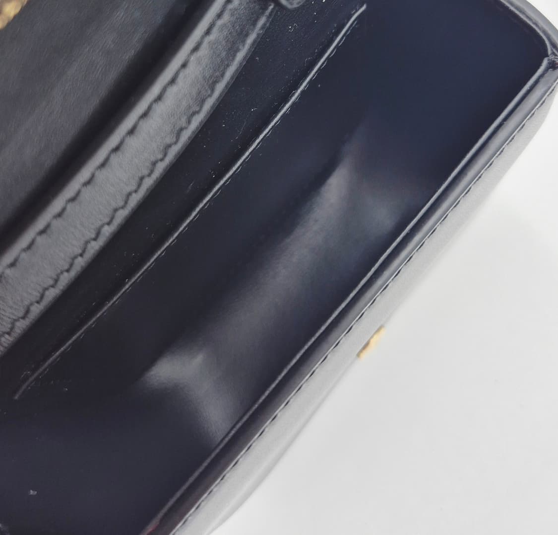 셀린느 미니 트리옹프 크로스백 10I513DPV 상품이미지3