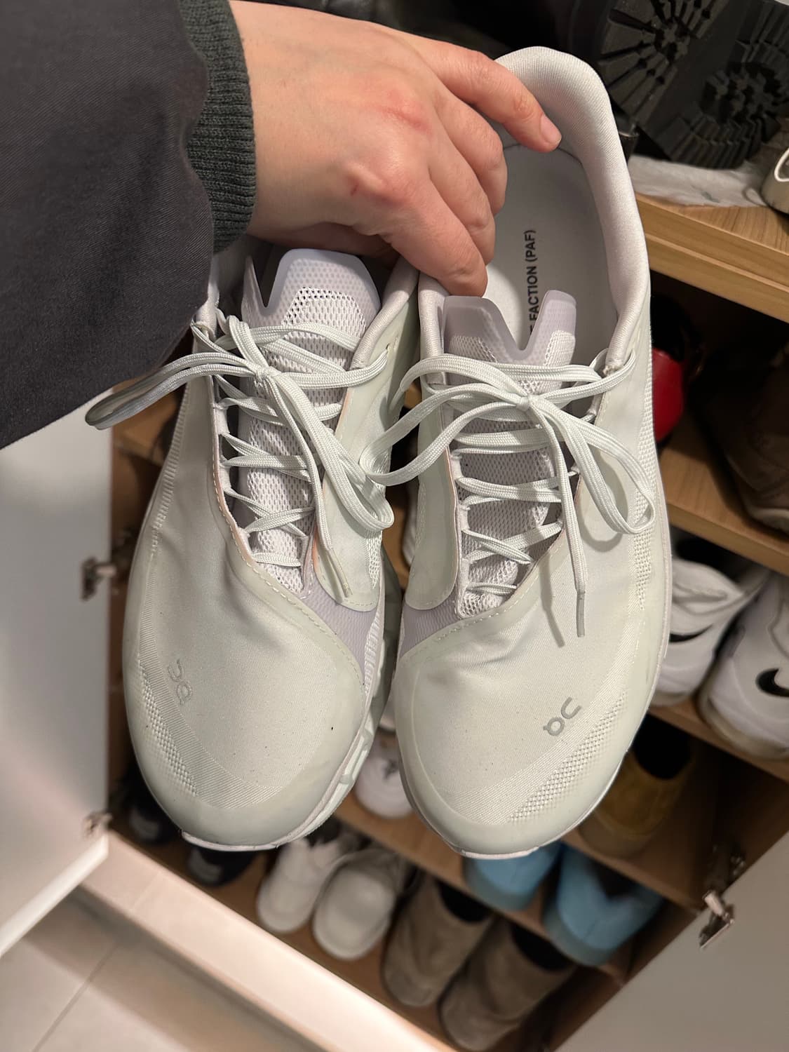 온러닝 포스트아카이브팩션 300 상품이미지2