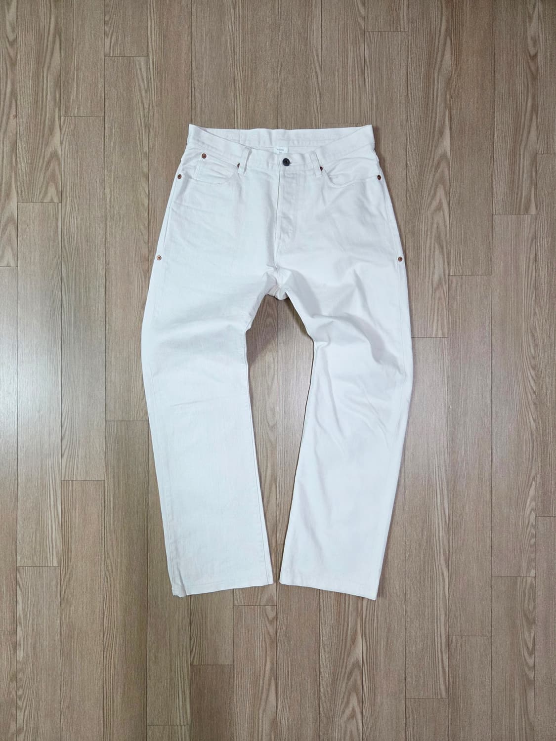 ONE TRUE SAXON 화이트 레귤러 핏 데님 팬츠 상품이미지1