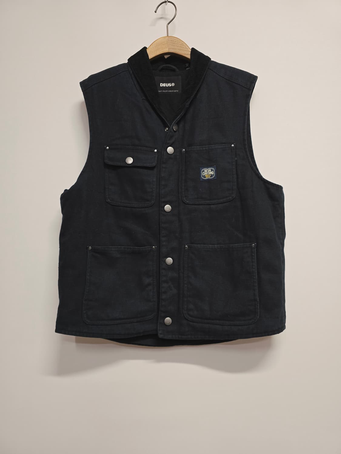 데우스 엑스 마키나 조끼 상품이미지1