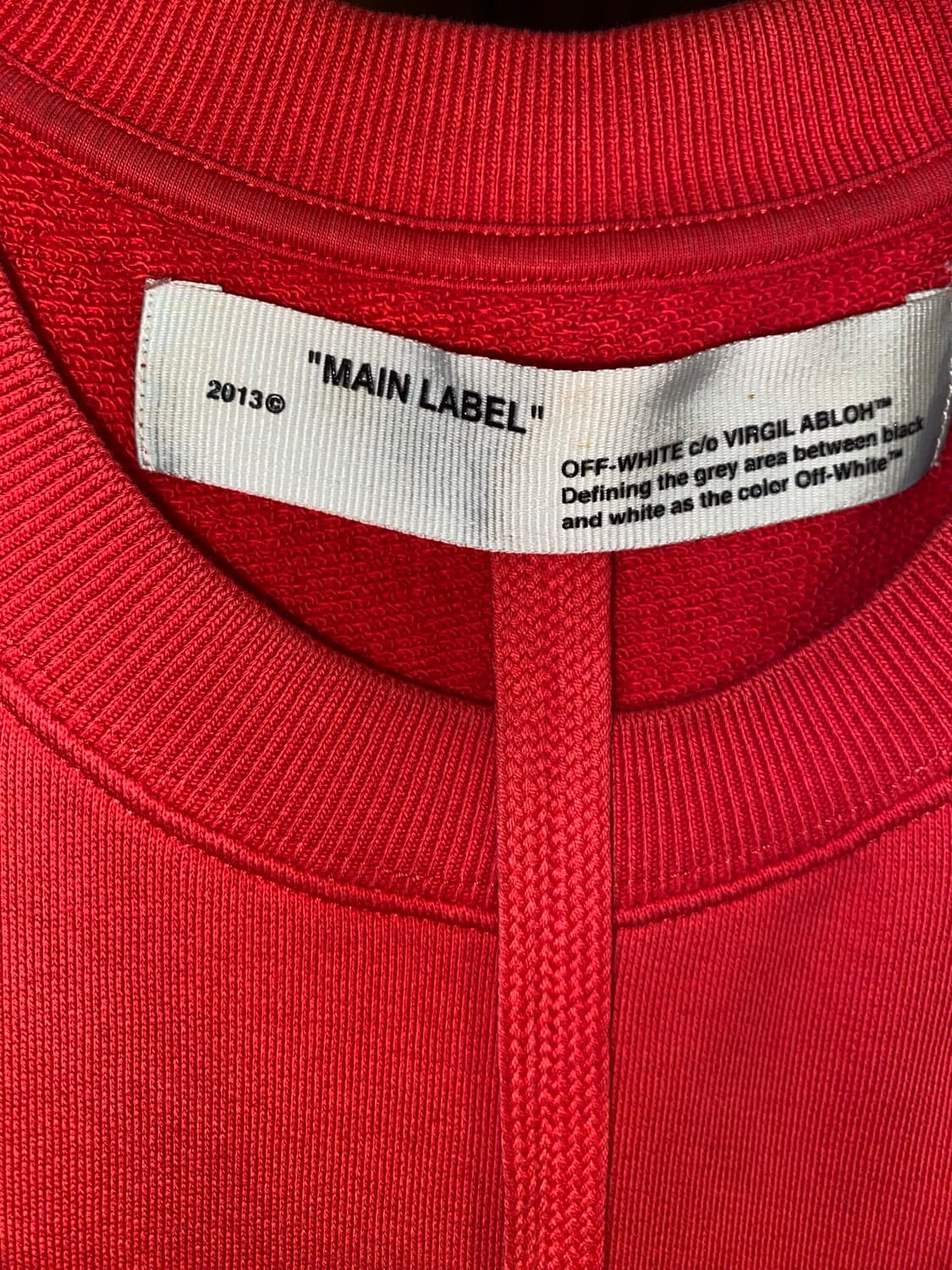 오프화이트 레드 맨투맨  상품이미지4