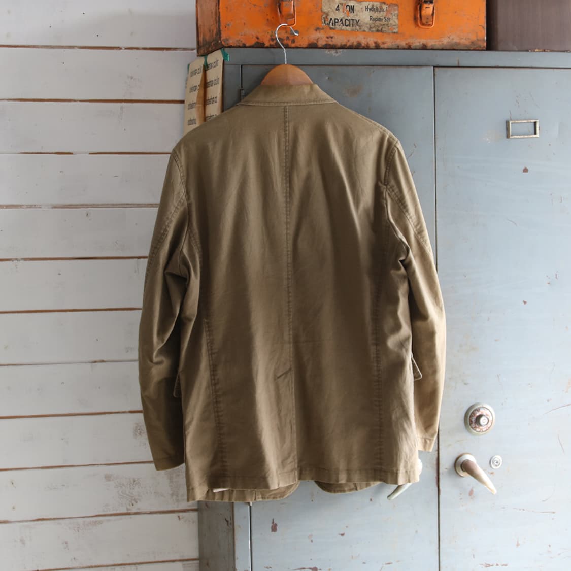 (착용컷) BRITISH KHAKI 린넨 블레이져 (남성용 100) 상품이미지2