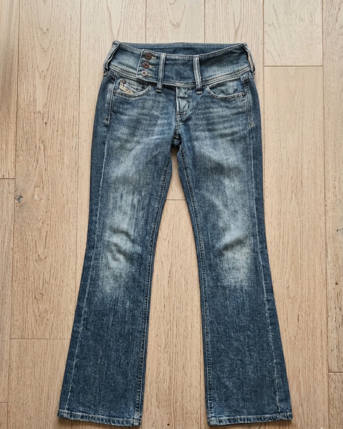 [Made in Italy] 디젤 CHEROCK 부츠컷 청바지 (W25 상품이미지1