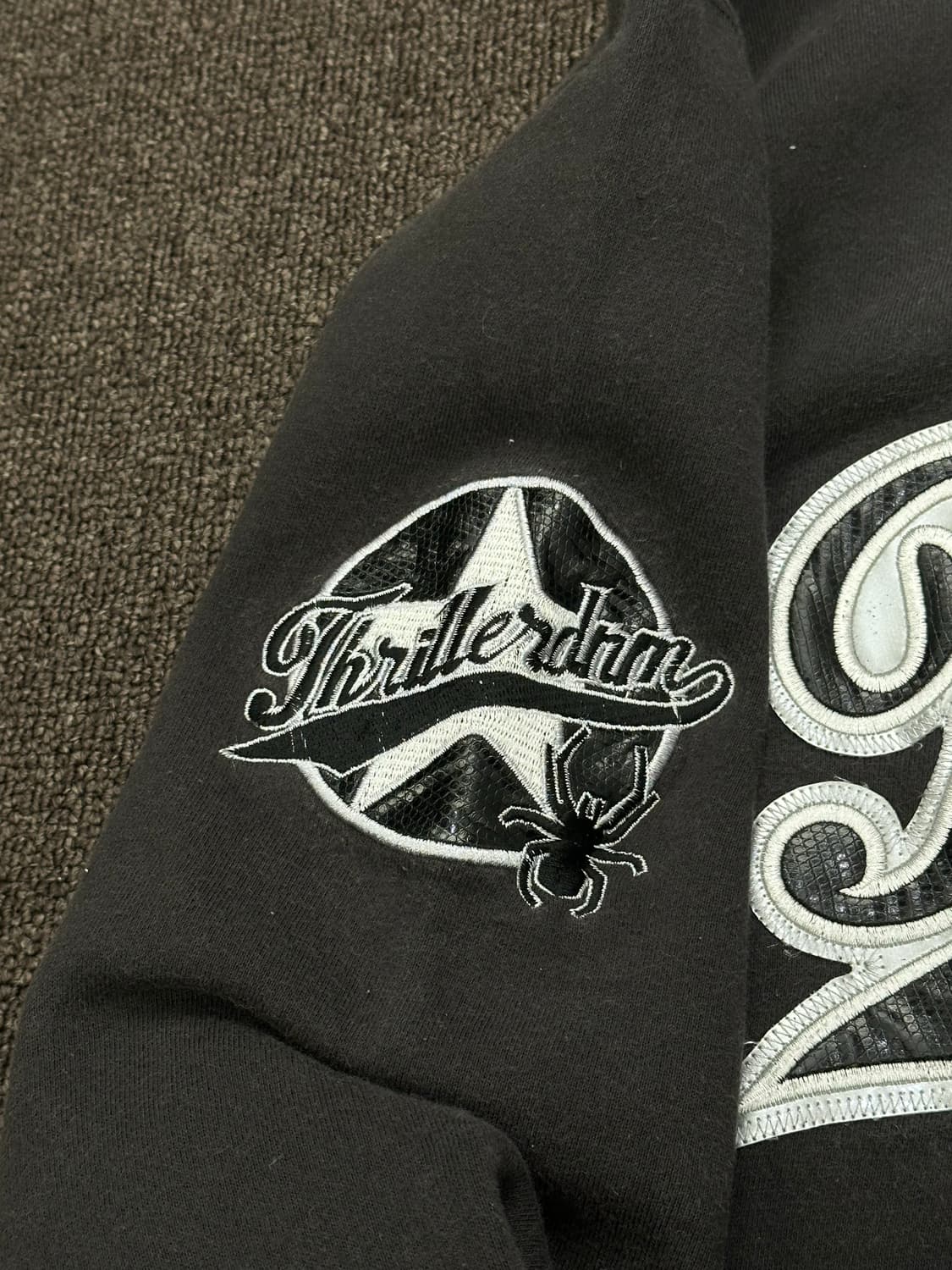 M)빈티지 빅패치 로고 오버핏 스웻셔츠 상품이미지5