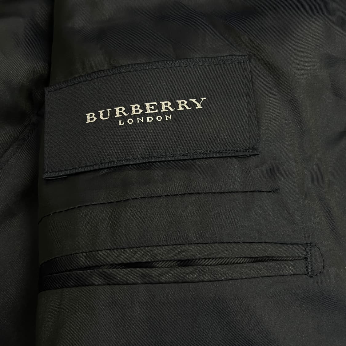 버버리 런던 블랙 스트라이프 더블 브레스티드 블레이저  상품이미지3