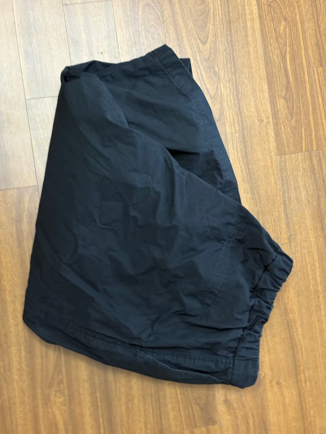 아모멘토 투턱 와이드 쇼츠 블랙 L 상품이미지4