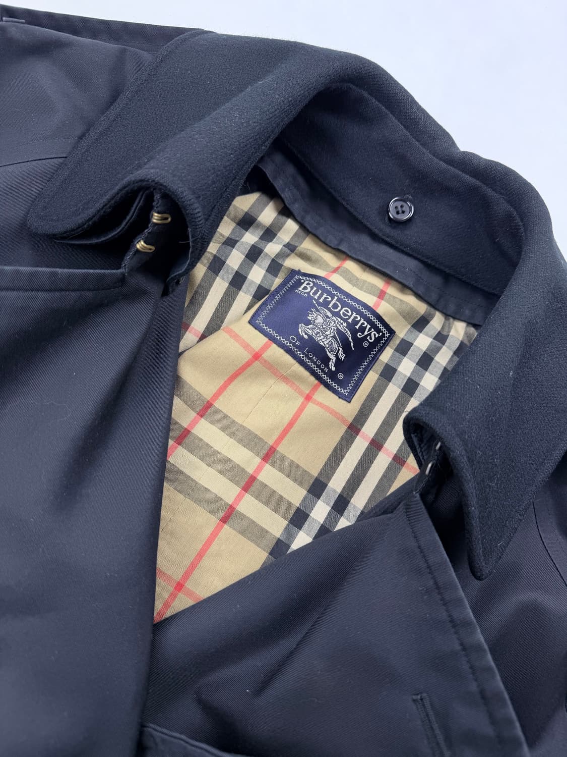 00s 버버리 블랙 트렌치코트 상품이미지6