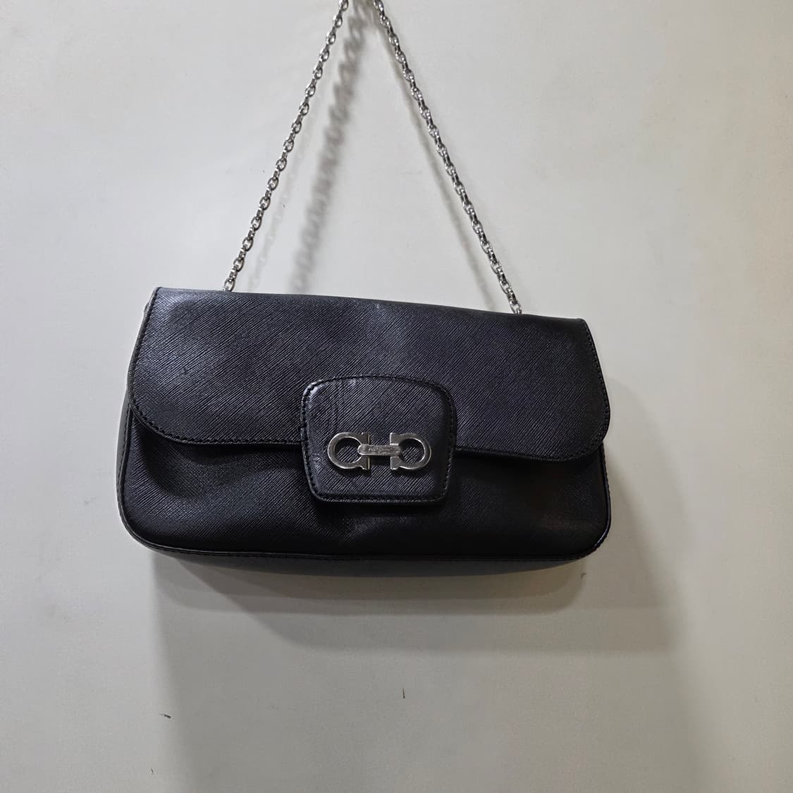 페라가모 간치니 미듐 숄더 상품이미지1