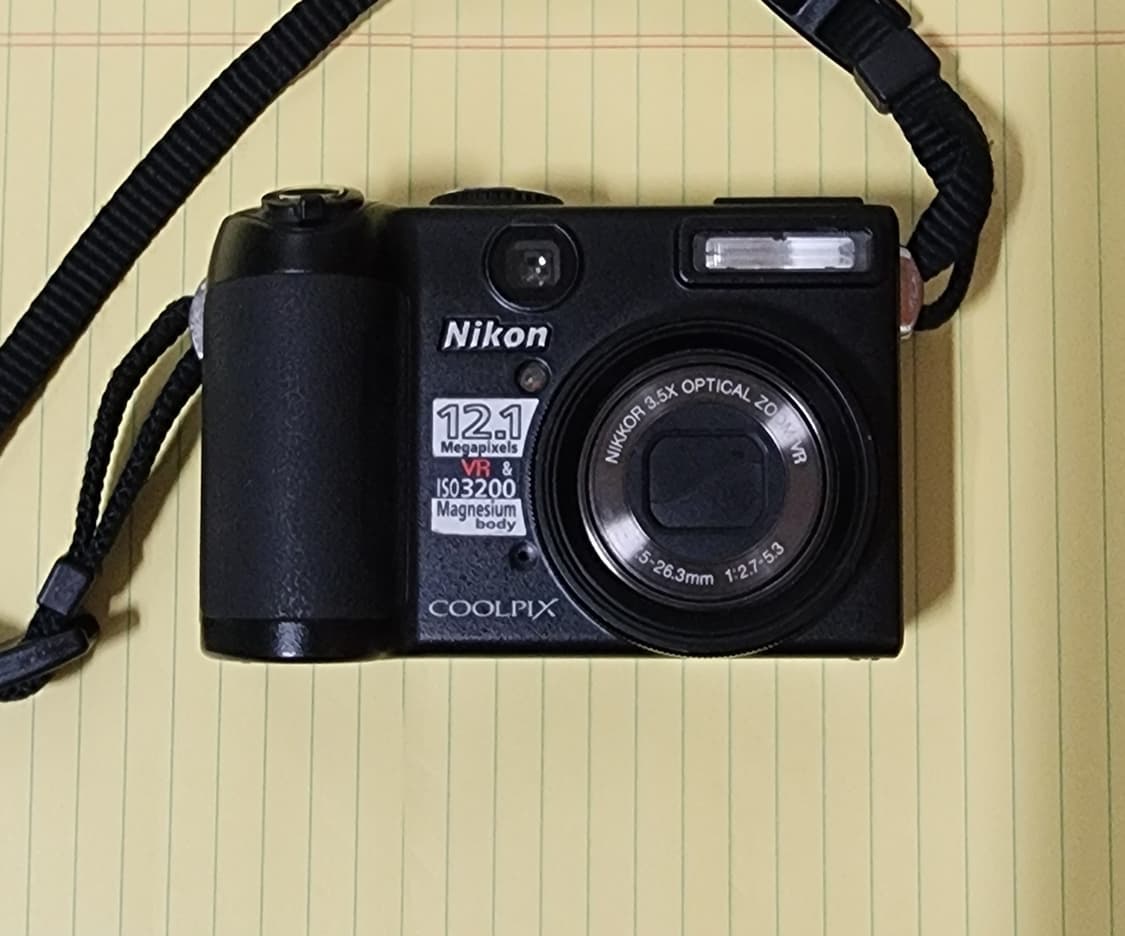 니콘 쿨픽스 P5100 12.1 메가픽셀 빈티지 디카 팝니다. 상품이미지2