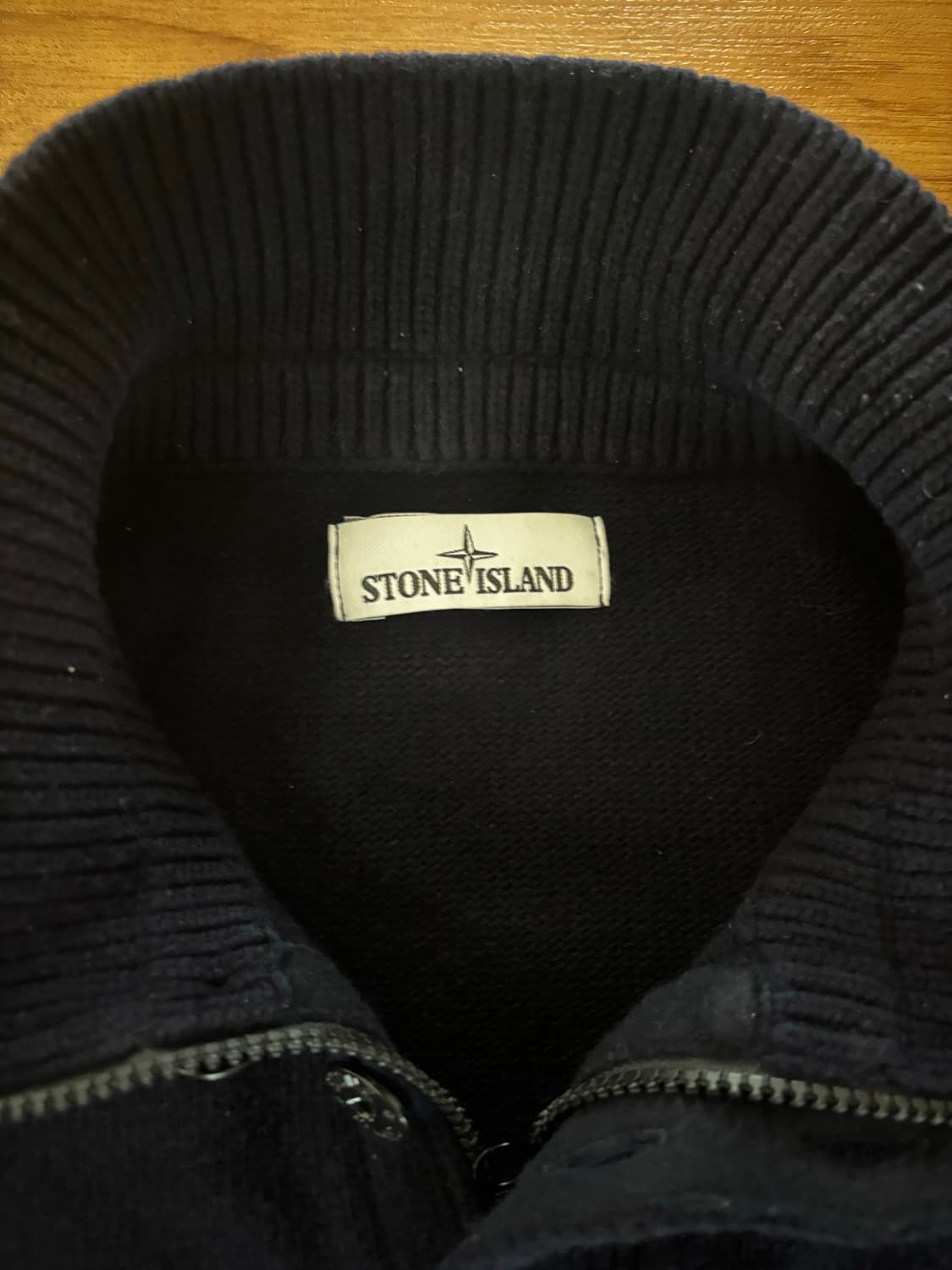 스톤아일랜드 반집업 니트 상품이미지2