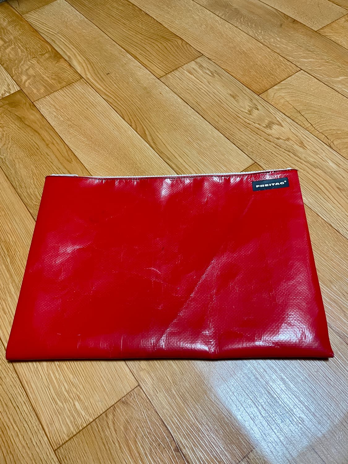 프라이탁 댄 클러치백 파우치 레드 상품이미지4