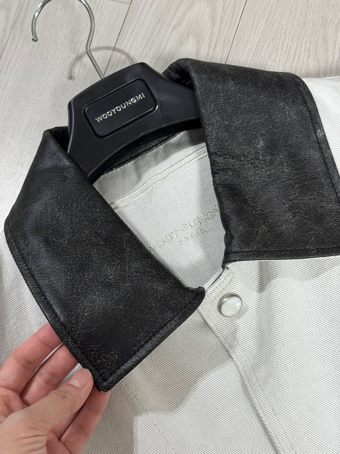 [50] 우영미 25ss 화이트 레더 칼라 데님 워크자켓 상품이미지2