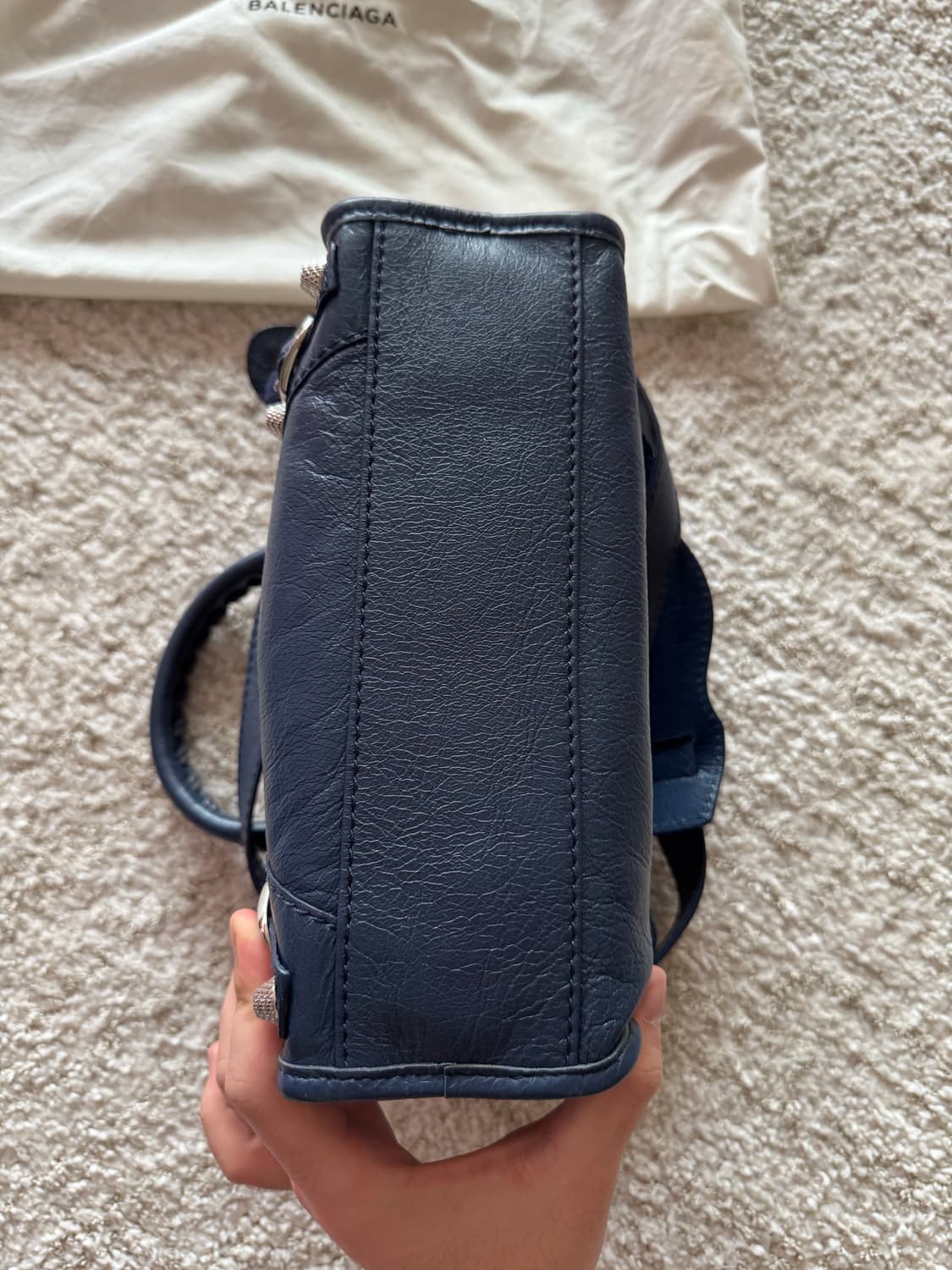 발렌시아가 클래식 시티 모터백 스몰 네이비 은장 상품이미지5