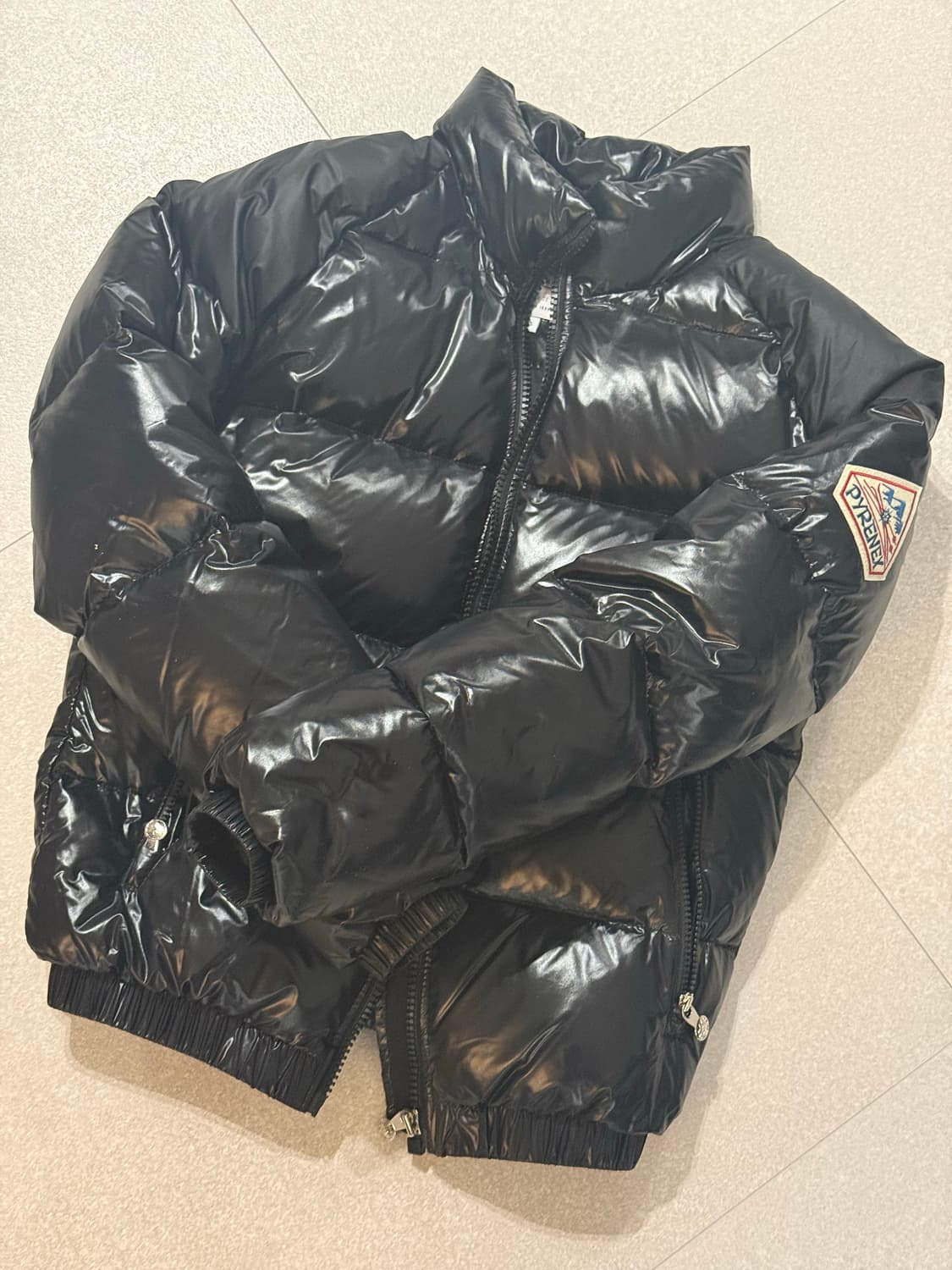 PYRENEX 피레넥스 유광 숏 블랙 패딩 XS 상품이미지1