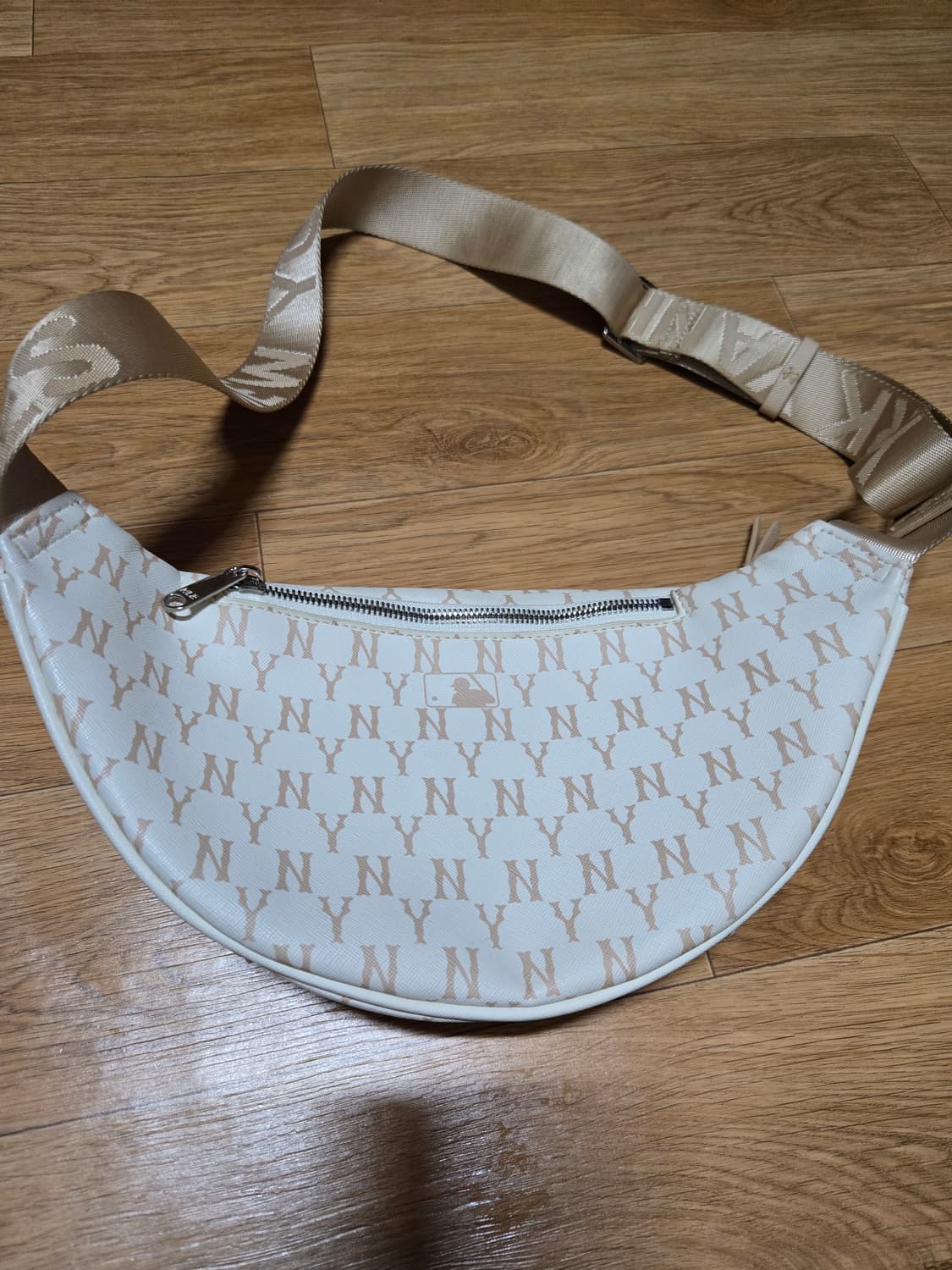 MLB 정품 디즈니 모노그램 힙색 상품이미지3