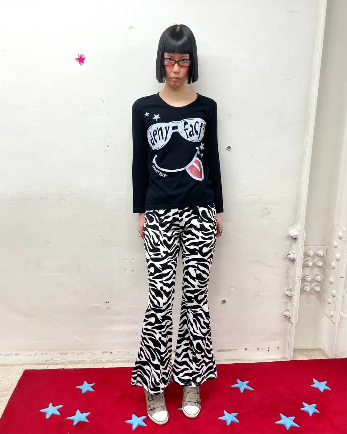 Smile Sunglasses Black Long Sleeve 상품이미지4