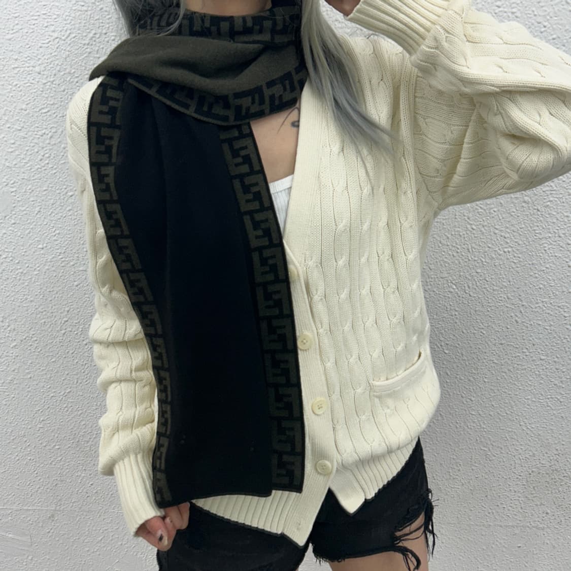 펜디 FF로고 카키배색 블랙 머플러 상품이미지2