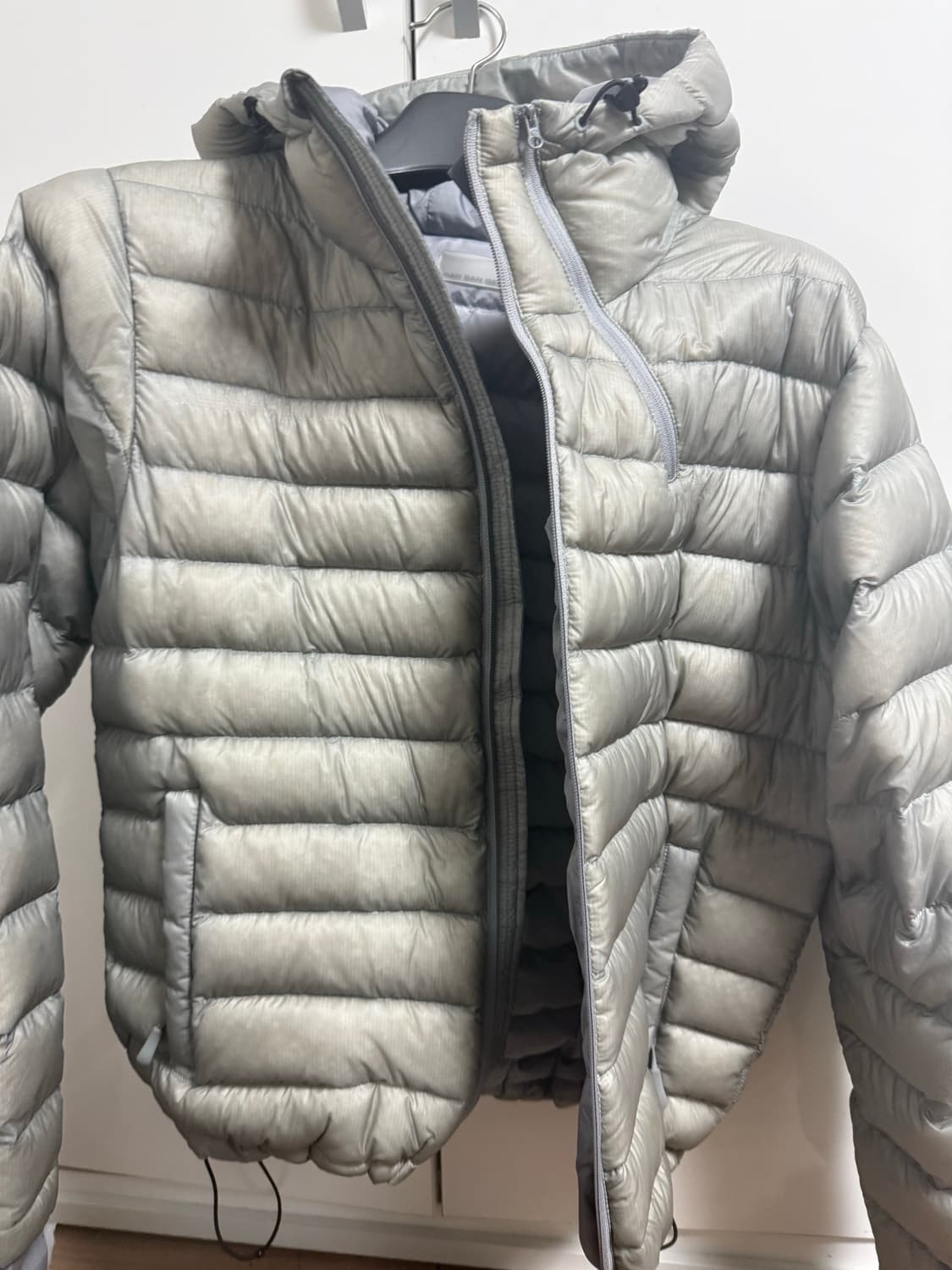 산산기어 서픽스 푸퍼 자켓 그레이-24fw 상품이미지2