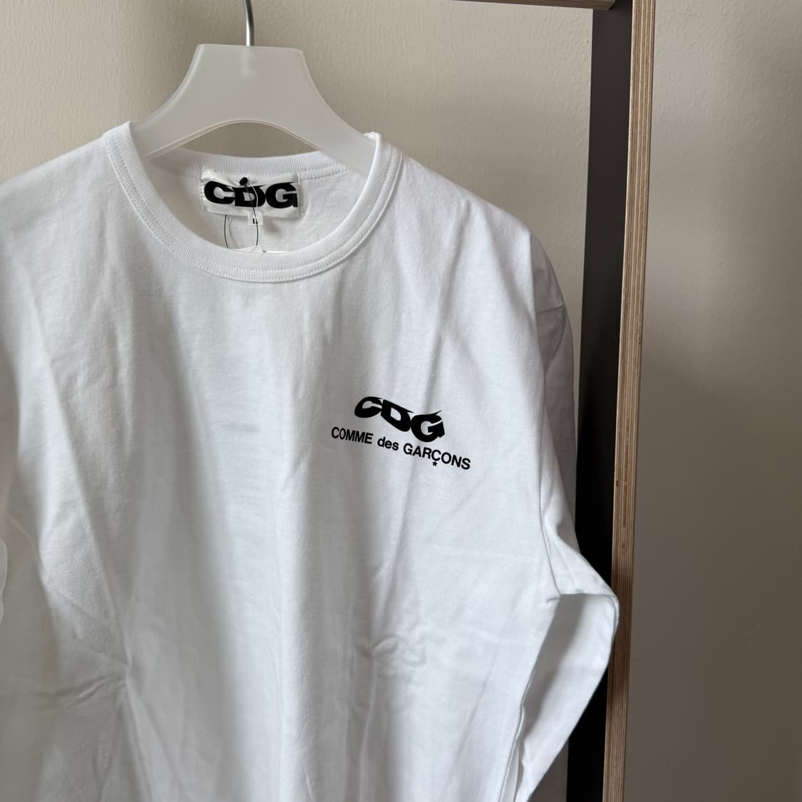 꼼데가르송 CDG 스몰 WAVY 로고 롱슬리브 2컬러 상품이미지3