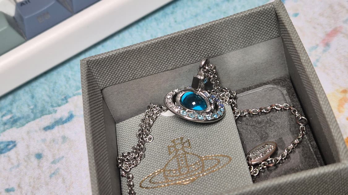 비비안 웨스트우드 클라레타 ORB 블루 목걸이 상품이미지5