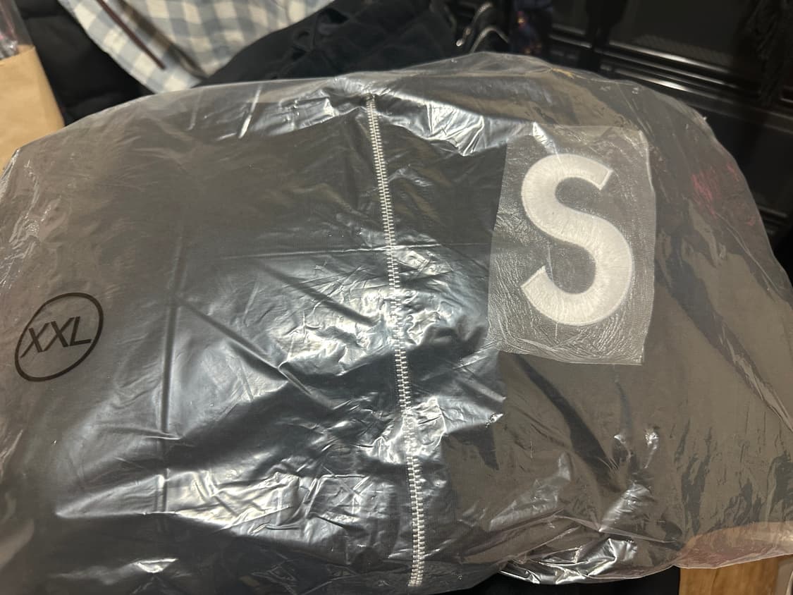 슈프림 25fw s로고 후드집업 블랙 xxl 상품이미지2