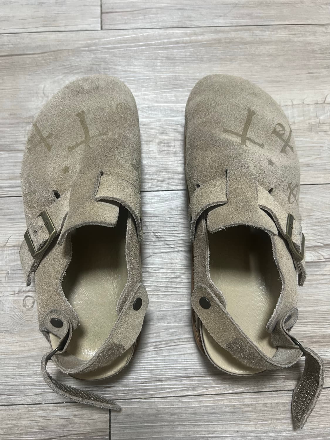 폴리테루 심볼릭 슬라이더 베이지 3사이즈 상품이미지1