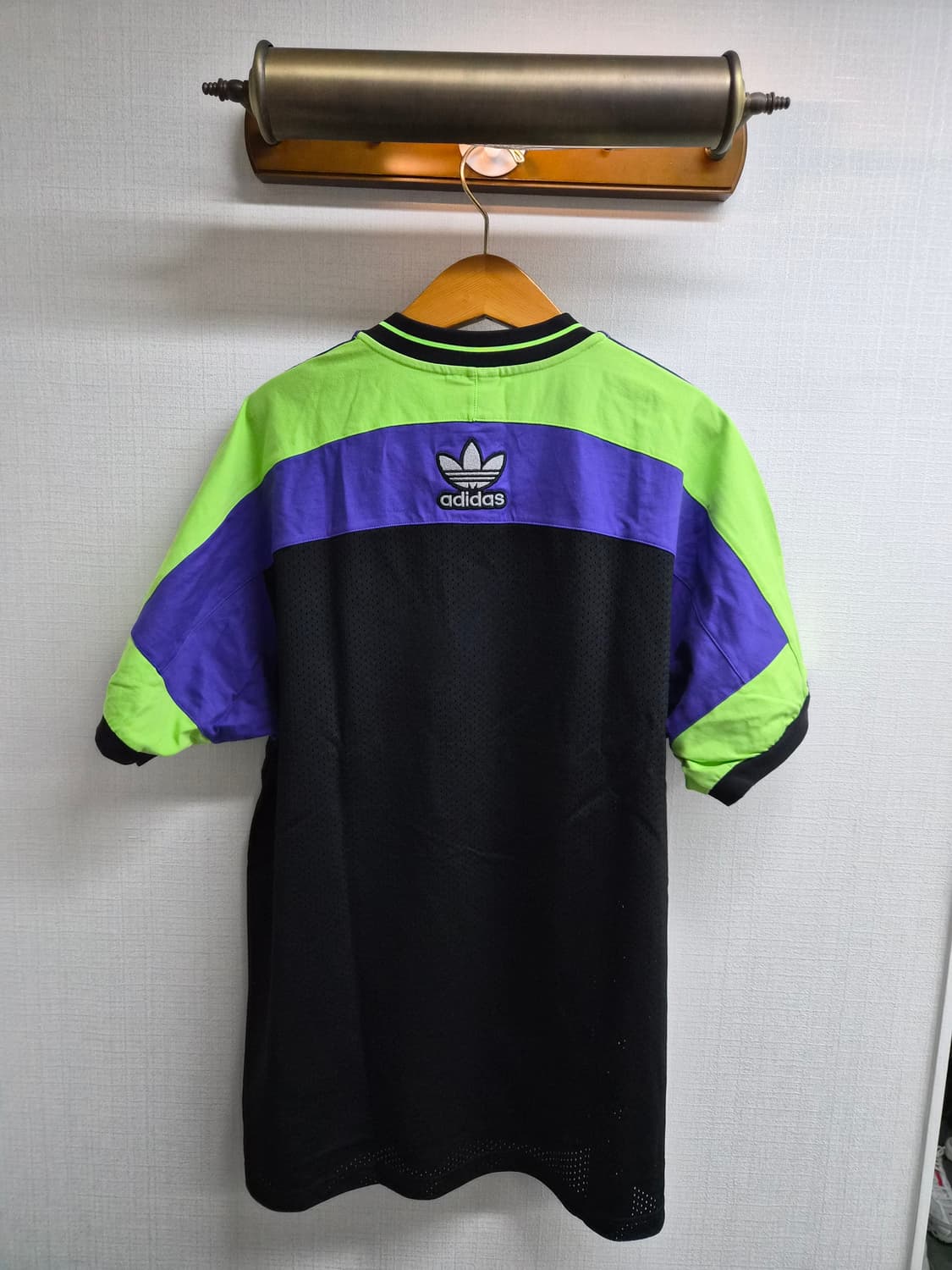 해외M) 아디다스 오리지널스 x 상콴즈(SANKUANZ) 매쉬 티 팝니다 상품이미지2