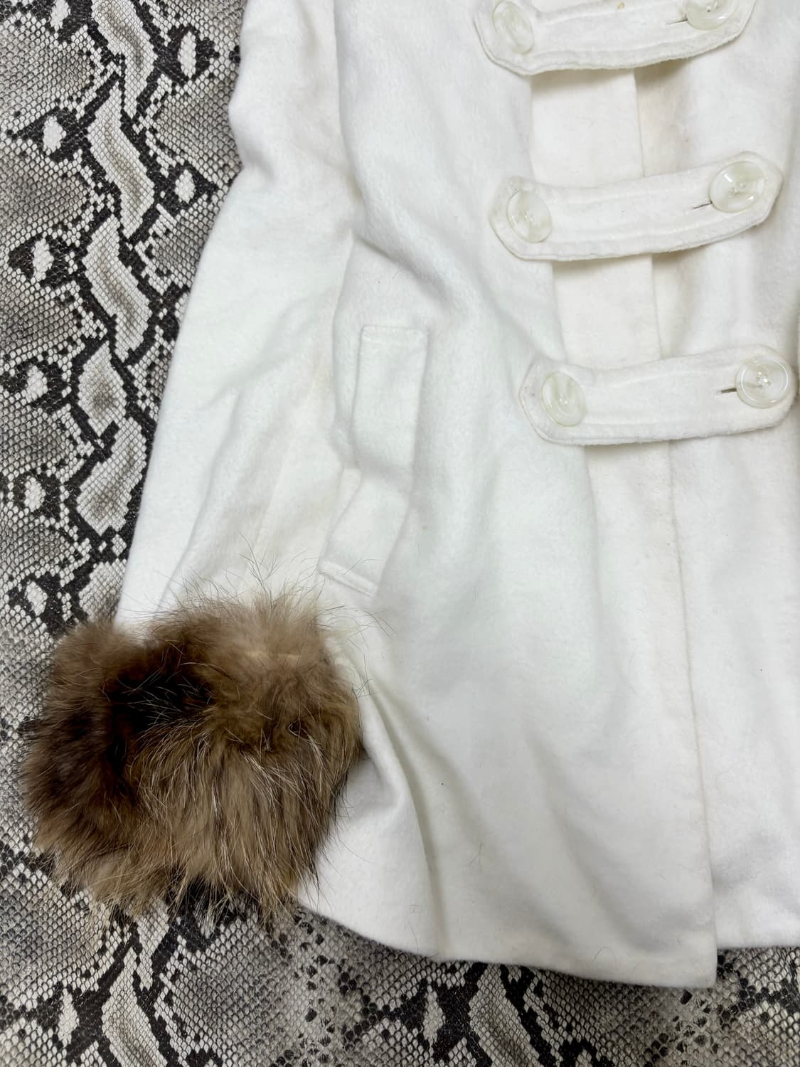 “Cecil Mcbee” Y2K Mood Fir Trimming Whit 상품이미지2