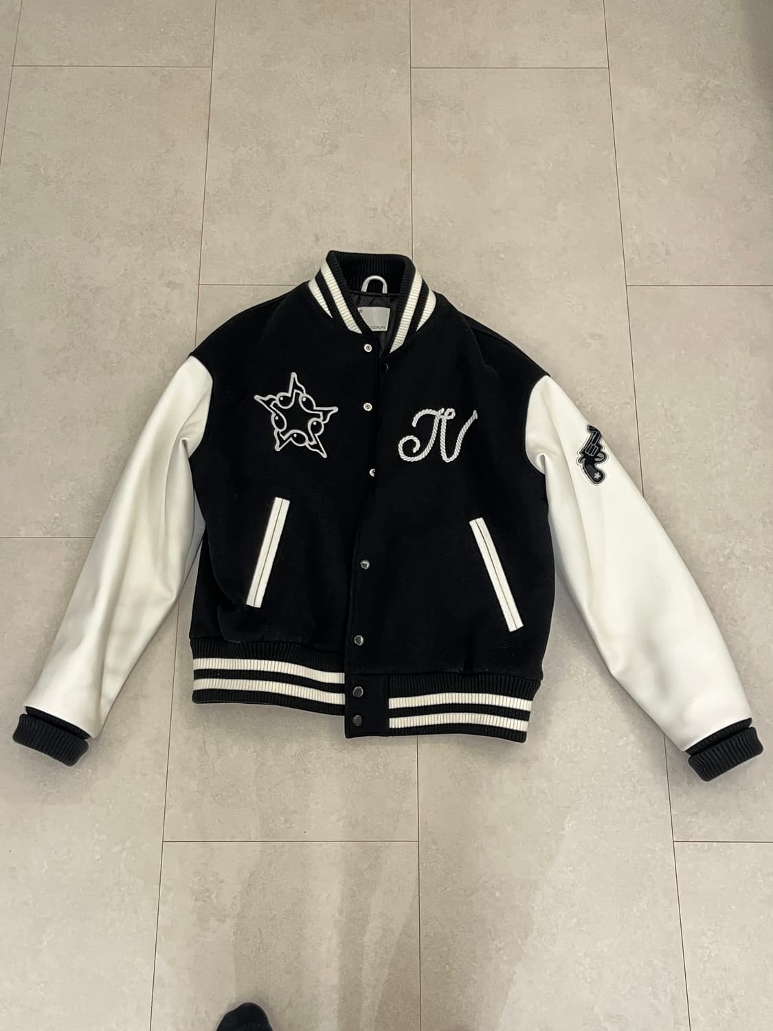 넥스트도어립스 바시티 자켓 상품이미지2