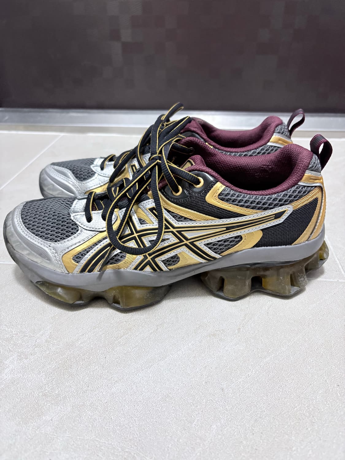 아식스 젤 퀀텀 키네틱 카본 퓨어골드 250 상품이미지3