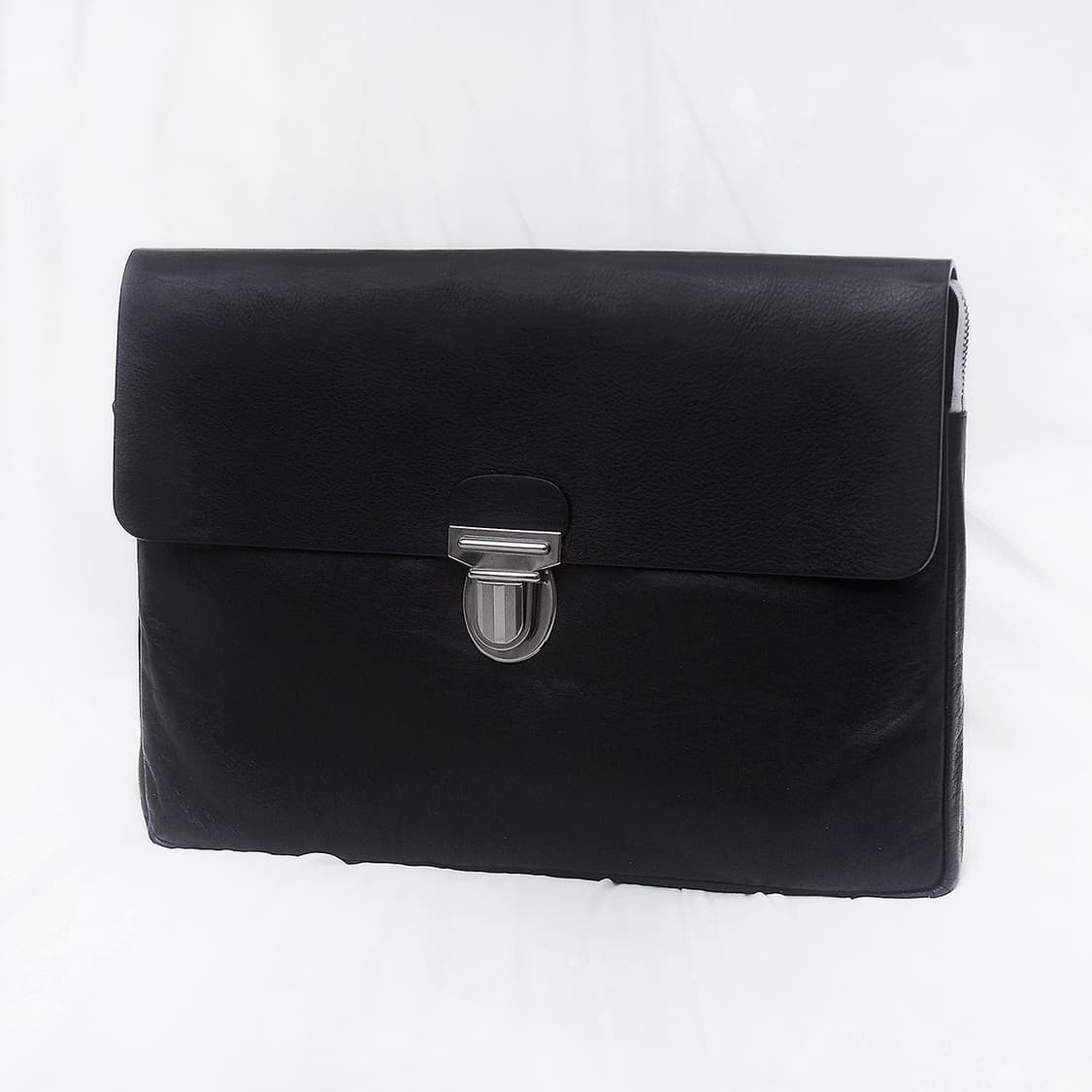 아미 (AMI) 베지터블 레더 플랩 클러치백 도큐먼트케이스 상품이미지1