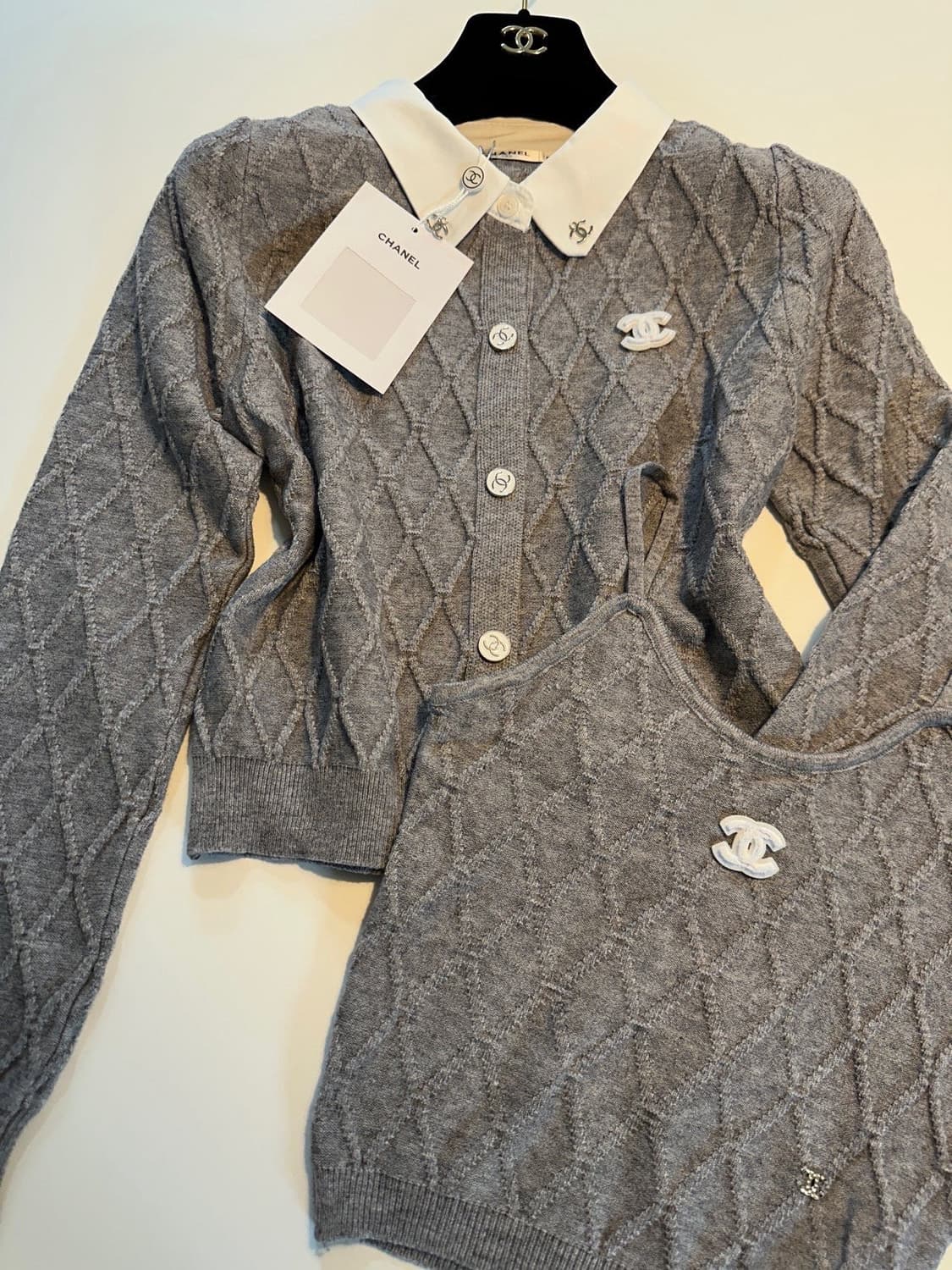 (새상품)샤넬카라가디건나시세트 상품이미지5